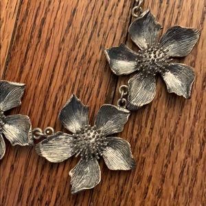 Metal flower necklace